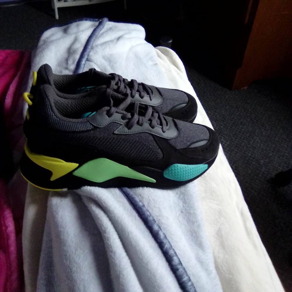 Puma Black and Green Athletic Sneakers with Dynamic Design